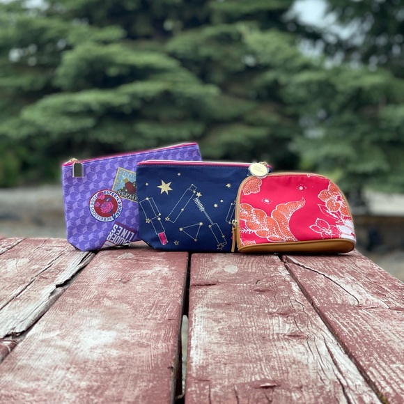 Estee Lauder Handbags - 3 for $20! Set of 3 estee lauder cosmetic bags